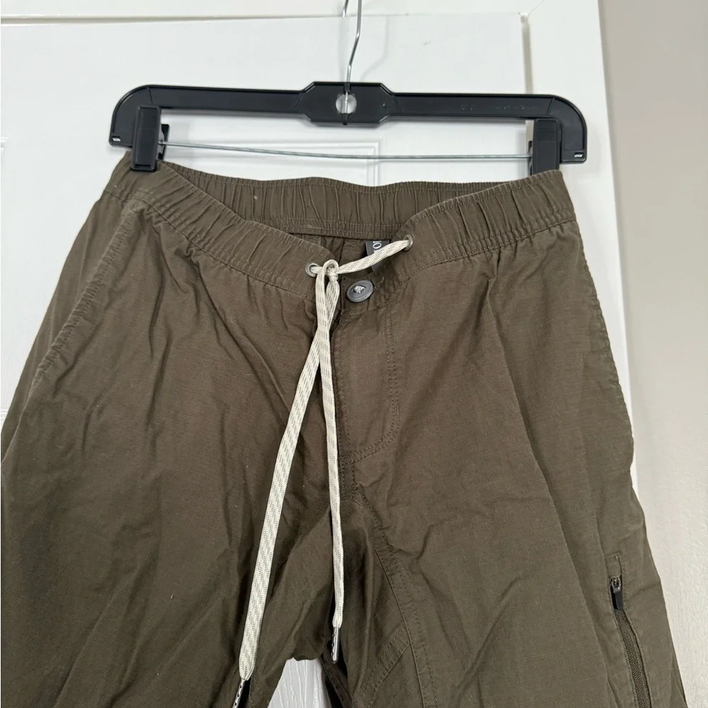 Vuori Olive Athletic Olive Cargo Jogger Pants Outdoor Hiking - Picture 2 of 9